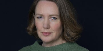 Paula Hawkins» regresa a las librerías el 1 de septiembre con «A fuego lento»