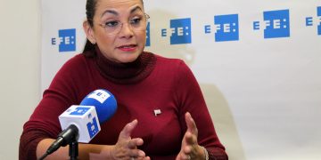 La hermana de Correa justifica su presencia en Venezuela con su madre