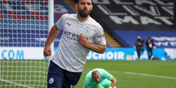 Agüero y Ferrán Torres acercan al City al título