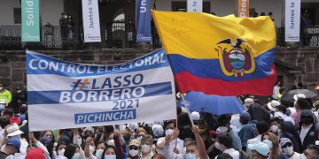 Ecuador recibe con expectativa a primer mandatario conservador en dos décadas