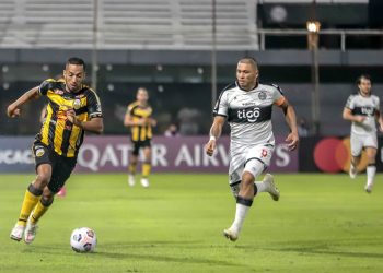 El Aurinegro perdió en la Libertadores, pero sigue en la Copa Sudamericana