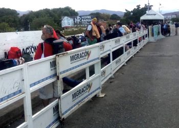 Pide Vera que abran los puentes internacionales ante muertes por cruzar trochas de frontera