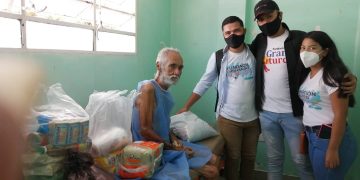 Anciano abandonado en el Hospital de Valera recibe ayuda de fundaciones sociales 