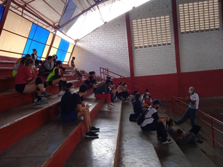 Realizado con éxito amistoso de voleibol en Boconó