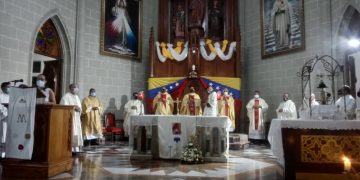 Valera recibe con alegría la reliquia del Beato Dr. José Gregorio Hernández