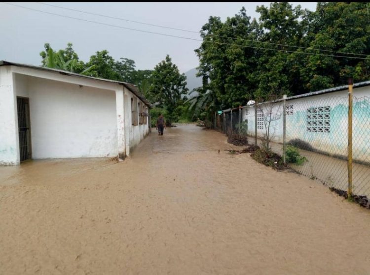 Desbordamiento de río inunda Pampanito 3