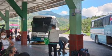 Ciudadanos aprovechan semana flexible para viajar