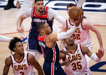 120-105. Ante los Cavaliers, Westbrook logra otro triple-doble y los Wizards se aseguran en los play-in