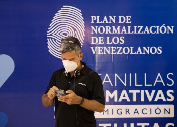 Casi 43.000 venezolanos buscan regularizarse en República Dominicana