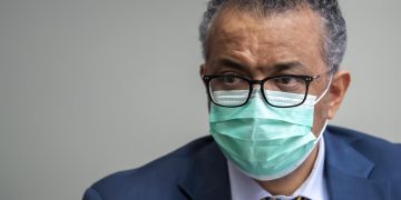OMS: pandemia «está lejos de su final» pese a 2 semanas de descensos en casos