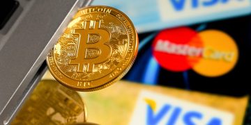 El bitcoin vuelve a desplomarse y baja ya casi un 50% desde su máximo