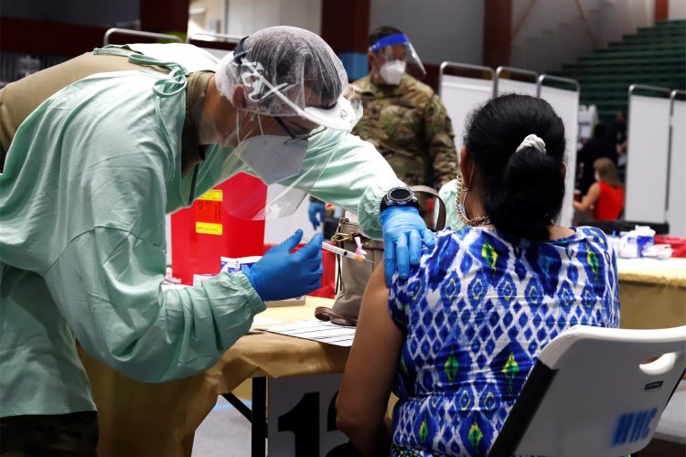 El Ministerio de Salud y Bienestar indicó que hay 220 pacientes con covid-19 hospitalizados, de los cuales 25 se describen como "críticamente enfermos". EFE/Thais Llorca/Archivo