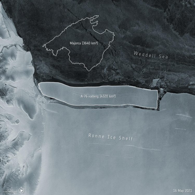Imagen comparativa del tamaño del iceberg A-76 y la isla de Mallorca. EFE/