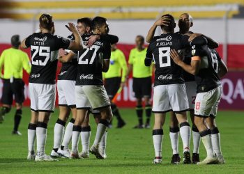 A Olimpia solo le sirve una hazaña para descolgar a Táchira de octavos