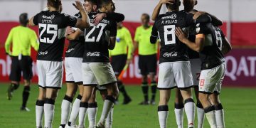 A Olimpia solo le sirve una hazaña para descolgar a Táchira de octavos