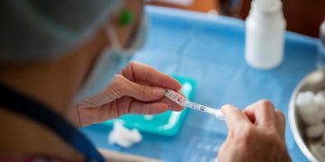 La oposición venezolana acusa a Maduro de politizar el mecanismo Covax y mentir