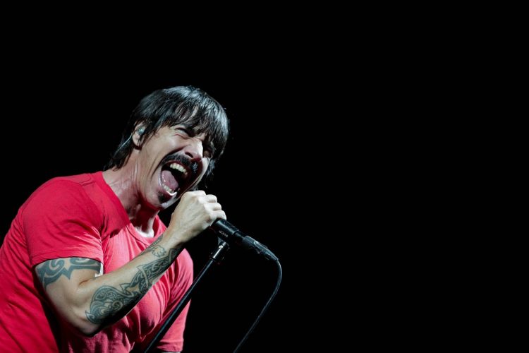 El vocalista Anthony Kiedis, de la banda estadounidense de rock Red Hot Chili Peppers. EFE/Fernando Bizerra Jr./Archivo