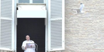 El papa pide el cese de la «inaceptable» violencia entre Israel y Palestina