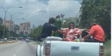 A falta de ambulancia buenas son las camionetas cuando de trasladar pacientes se trata