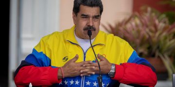 Maduro dice que la agenda de diálogo con Guaidó incluirá «rescate de recursos»