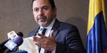 Colombia explora las condiciones para reactivar los diálogos de paz con el ELN