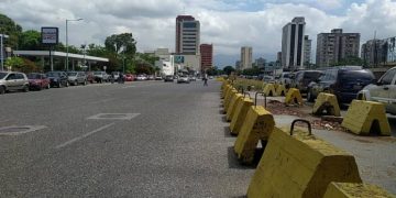 El drama de dejar de trabajar por hacer cola en estaciones de servicio