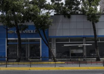 Compraventa de carros usados desplaza a los pocos nuevos que llegan a concesionarios