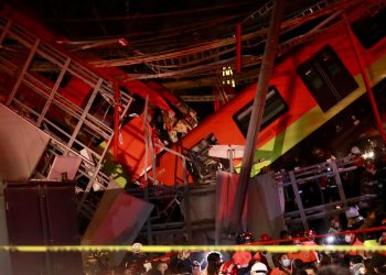 Se elevan a 23 los muertos y 65 los hospitalizados al desplomarse un metro en Ciudad de México