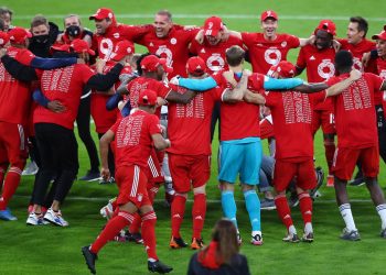 El Bayern celebra el título con goleada al Gladbach y triplete de Lewandowski