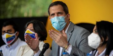 Guaidó celebra el apoyo del opositor Henrique Capriles a la propuesta de acuerdo