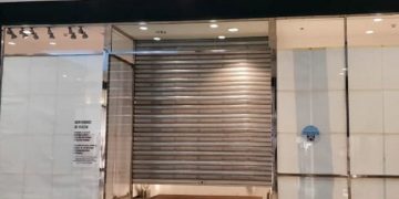 Zara, Bershka y Pull&Bear cierran sus tiendas en el Sambil de Valencia