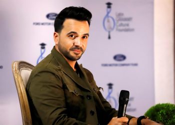 Luis Fonsi y Myke Towers presentan «Bésame», su primera colaboración juntos