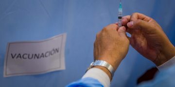 Gobierno de Venezuela lleva la vacunación anticovid a indígenas del Amazonas