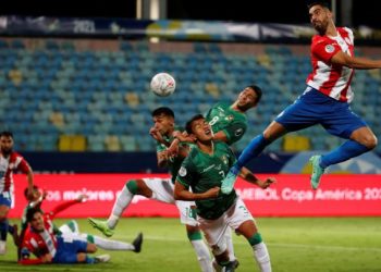 Paraguay derrotó a la Bolivia de Farías con remontada
