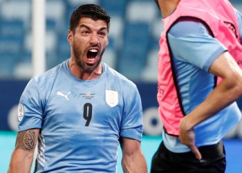 1-1. Vidal marca autogol y Uruguay deja sin la victoria a un viejo conocido