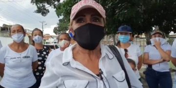 Mujeres de blanco: «Queremos que se oiga la voz del pueblo de Ureña que necesita pasar la frontera» 