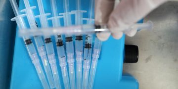 La OMS aprueba el uso de la vacuna china de Sinovac