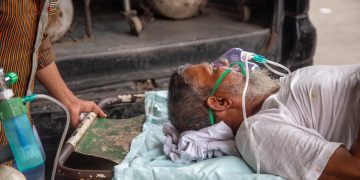 Los casos semanales de COVID vuelven a subir en el mundo tras 2 meses de descenso