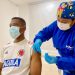 Selección colombiana recibe vacuna antes de partir a Brasil para Copa América