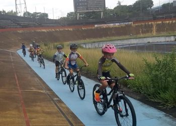 Escuelas de ciclismo infantil vuelven al Velódromo JJ Mora