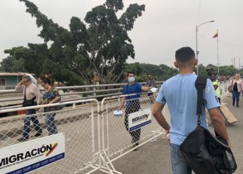 Colombia abre frontera con Venezuela luego de la media noche