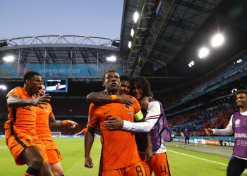 3-2. Países Bajos somete a Ucrania en un partido de infarto