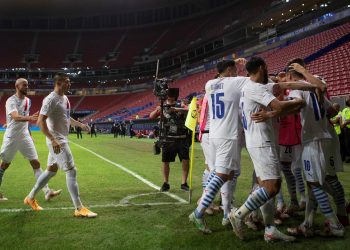 0-2. Paraguay se clasifica frente a una desgastada selección de Chile