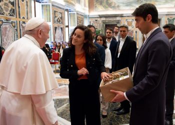 El papa dice que el trabajo «es una unción de dignidad»