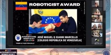 Estudiantes del CRV ganan premio Roboticista en competencia internacional  