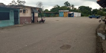 En Monte Carmelo hay busetas pero no hay gasolina