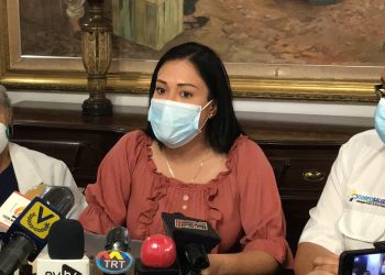 Gobernadora Laidy Gómez denuncia cobro en alcabalas para pasar a cadáveres COVID-19