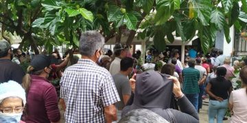 Aglomeración y falta de organización un riesgo latente en jornadas de vacunación en Trujillo