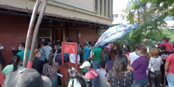 Denuncian «despelote» en jornada de vacunación anti Covid-19 en Hospital de Valera