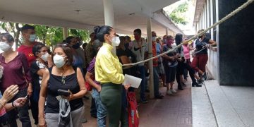 Reactivan vacunación anticovid en Hospital de Valera